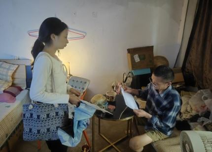 和睦村社区开展临时救助申请入户核实