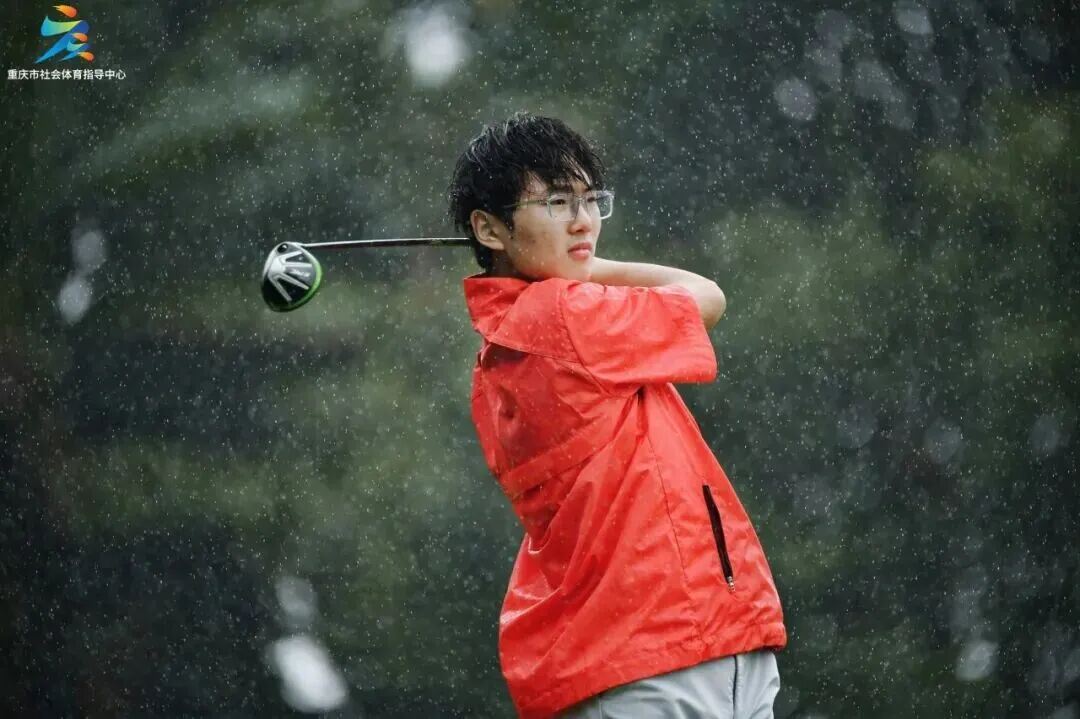 红岩小将绿茵挥拍,斩获1银1铜!