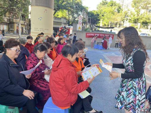 渝碚路街道新体村社区开展法治宣传讲座