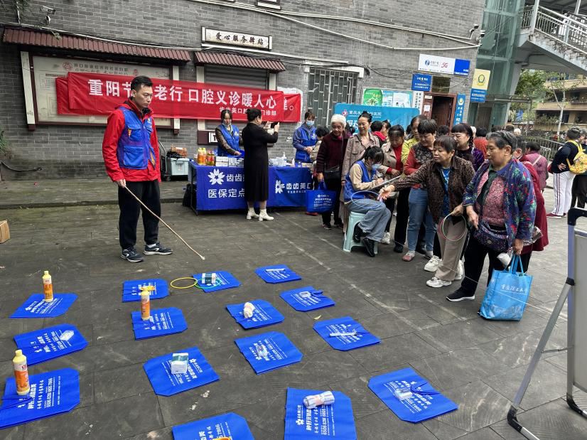 井口街道经济桥社区开展“情暖重阳,乐享晚年”主题活动