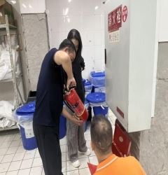 童家桥街道检查粮食供应点
