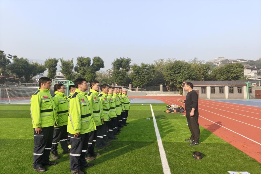 以考促训强本领实战赋能保平安——磁器口街道组织东部应急救援队开展年度考核