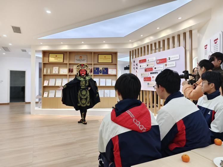 石井坡街道中心湾社区基层立法联系点成功举办新春茶话会暨年终总结会活动