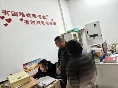 童家桥街道阳光社区贴心服务暖人心助力退役军人子女征兵报名