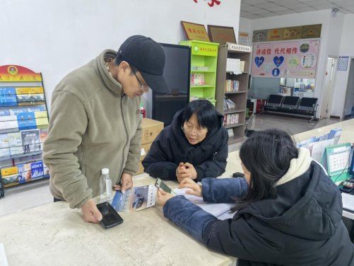 童家桥街道阳光社区开展灵活就业人员职工医保网上缴费代办工作